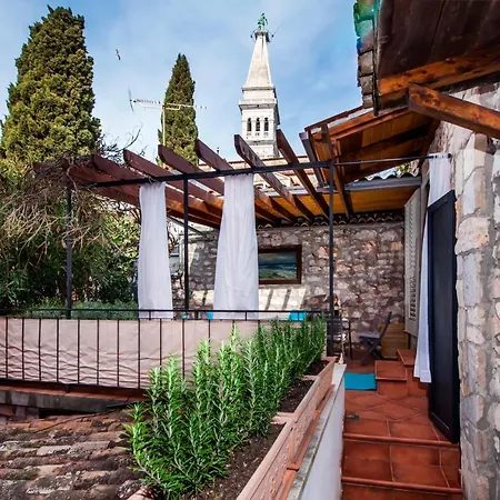 Heritage House Rosallia Holiday home *